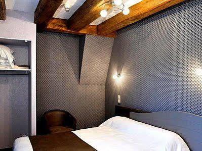 Hotel Auberge De La Bonde Logis Ланже Екстер'єр фото